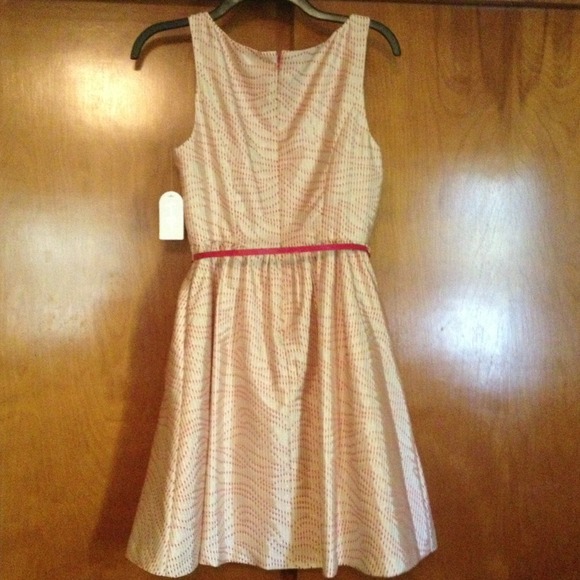 Jessica Simpson 50's mod dress - Picture 3 of 3