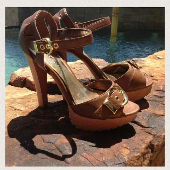 Delicious Shoes - ❤❤❤ Super cute brown heel