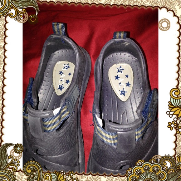 ✳️✳️GIRLS SHOES  ✳️✳️ - Picture 2 of 3