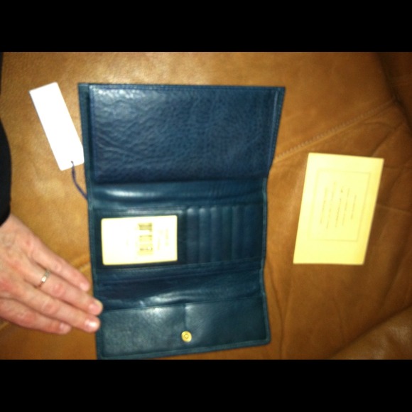 Dooney & Bourke Wallet ** SOLD** - Picture 2 of 4