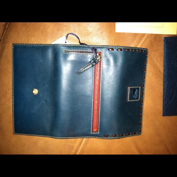 Dooney & Bourke Wallet ** SOLD** - Picture 3 of 4
