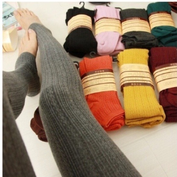 BNWT Dark Gray Cable Knit Leggings