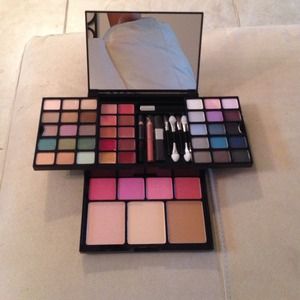 Victorias Secret make up kit