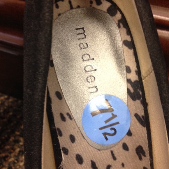 black & pink Steve Madden heels - Picture 2 of 3