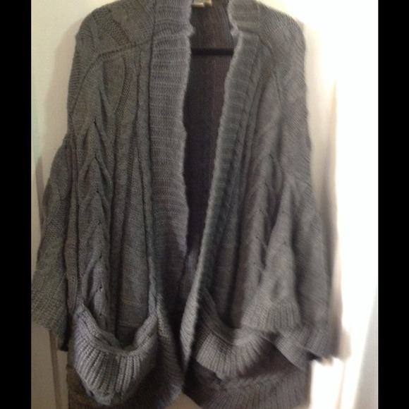Acrylic oversize sweater coat - Picture 1 of 2
