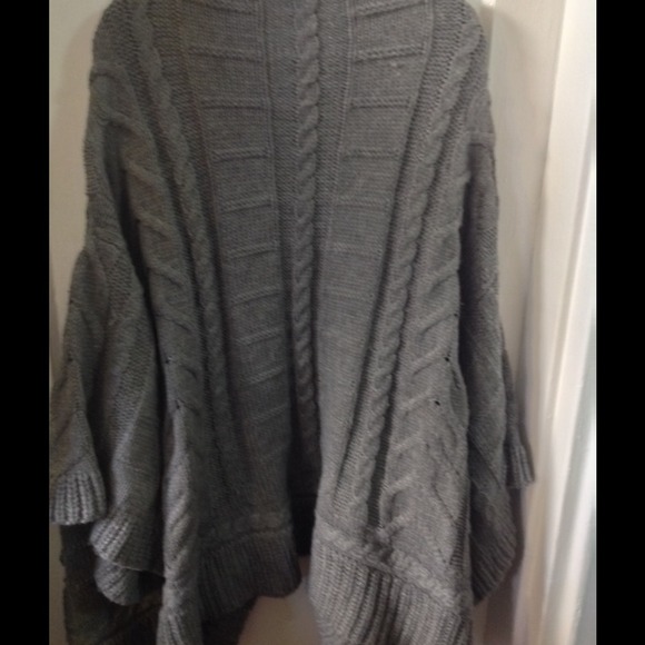 Acrylic oversize sweater coat - Picture 2 of 2