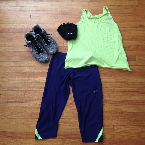 ❌❌❌  SOLD. Purple Nike Dri-Fit workout crops.