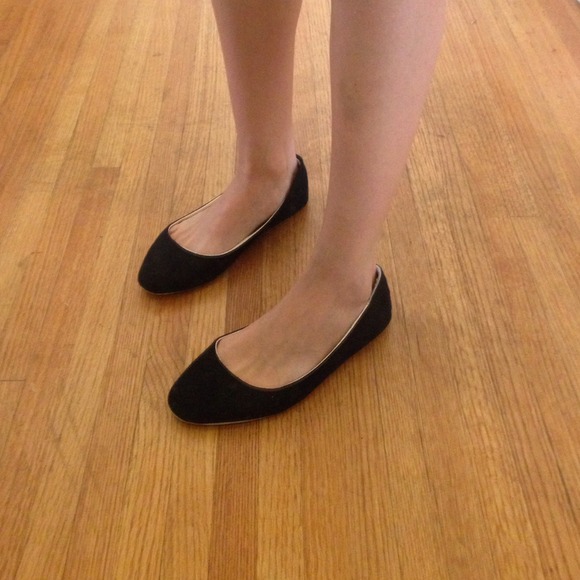 Simple Black Flats.