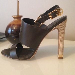 Tory Burch heels! Stunning like new