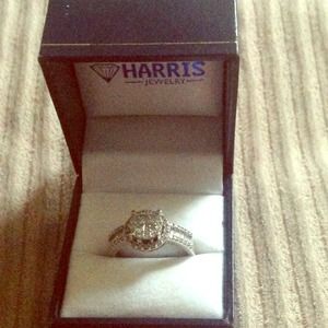 1 ct. 14k white gold baguette nice engagement ring
