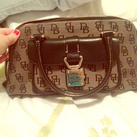 Dooney & Bourke small purse