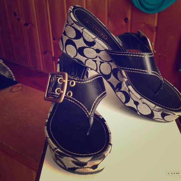 Coach signature sandals Size 6.5