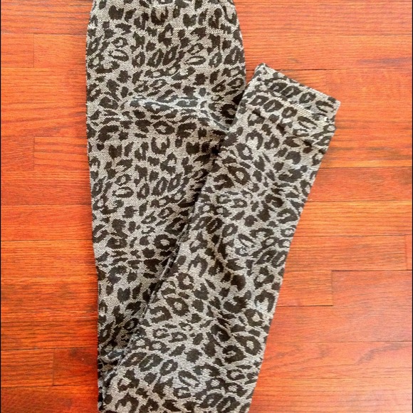 Cheetah print leggings perfect for fall n winter