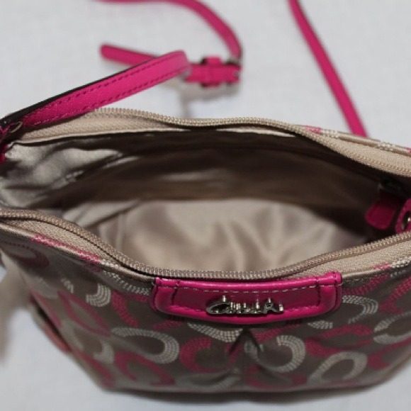 NEW Authentic Coach Ashley Swingpack - Picture 4 of 4