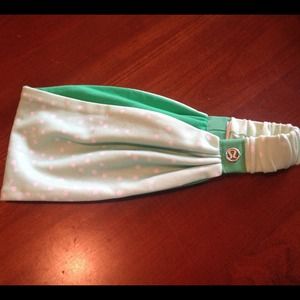 Lululemon mint polka dot wide headband