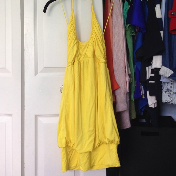 🚫SOLD ON ANOTHER SITE🚫Bebe yellow halter dress