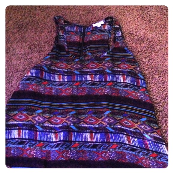 Tribal looking tank top with zipper