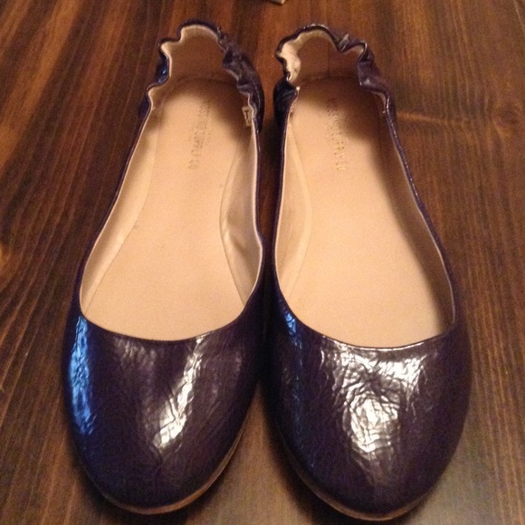 Mossimo faux leather flat shoes size 7 1/2