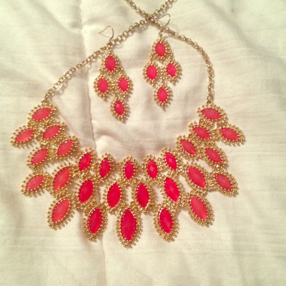 Gold and pink bib necklace with matching earring