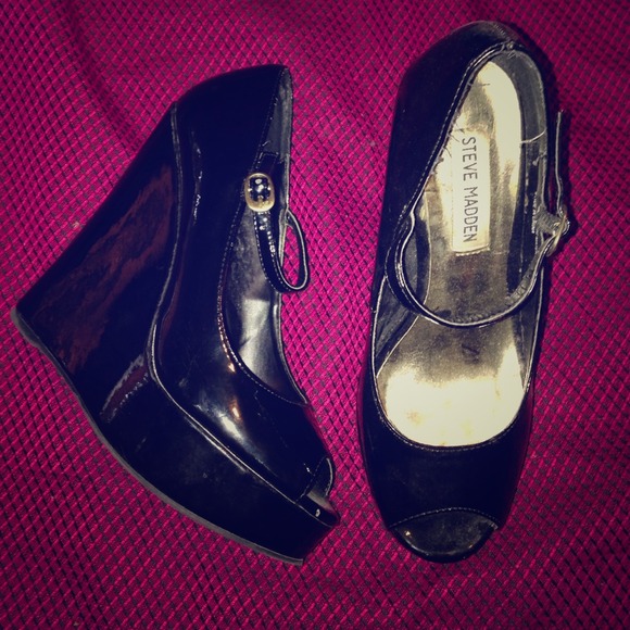 Black Steve Madden patent wedges