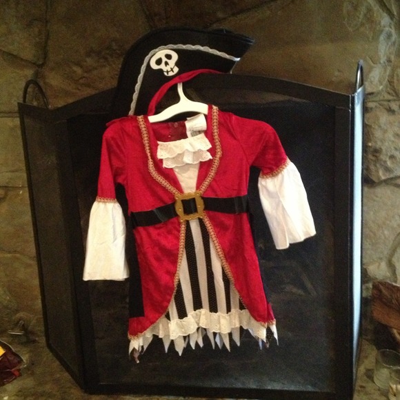 Toddler girl pirate costume