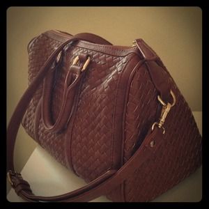 Large satchel🔆 sold in bundle