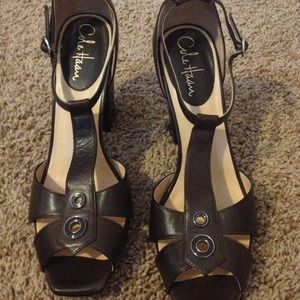 Brown leather Cole Haan heels