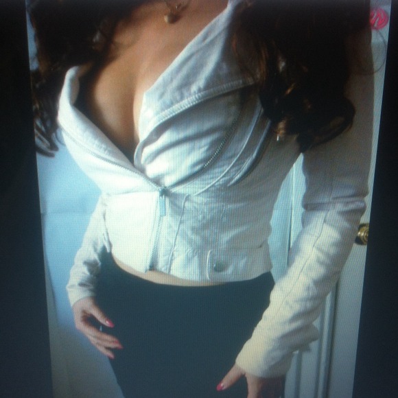 NWOT bebe strawberry white Crap jacket XS