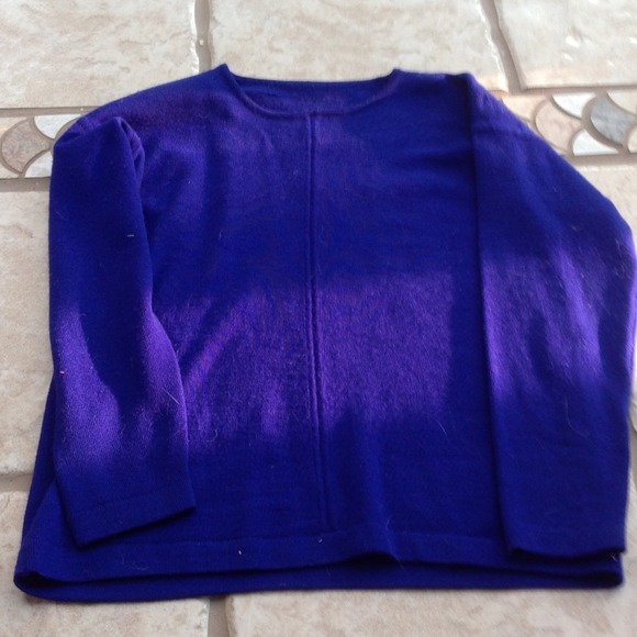 Deep blue sweater and skirt. Ellen Tracy - Picture 2 of 4