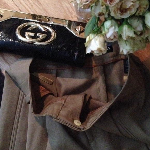 🍃🌿 Urban Femininity .... Pleated Pants - Picture 2 of 4