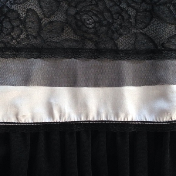 BCBGMaxAzria - Dress - Picture 2 of 2