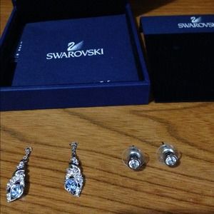 Swarovski 2 in 1 earring set + essie nail polishes