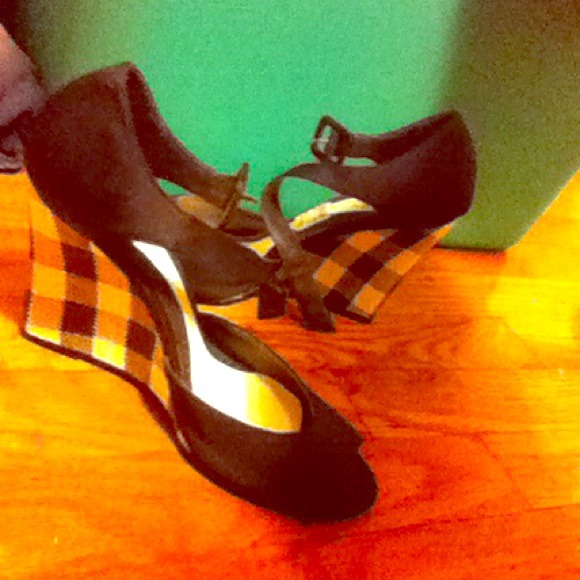 Wedge heels