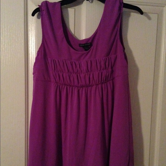 Sleeveless purple top