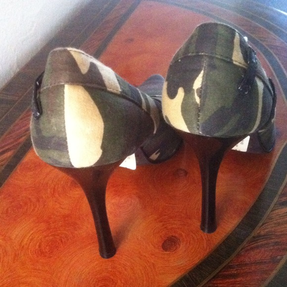 CAMOUFLAGE STILETTOS - Picture 3 of 3