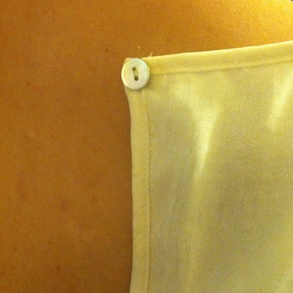 Ivory - Picture 4 of 4