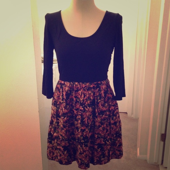 Black and Floral Dress - Picture 1 of 4