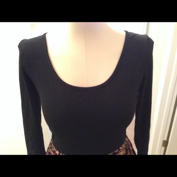 Black and Floral Dress - Picture 3 of 4