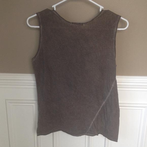 Brandy Melville Skull tank - Picture 3 of 4