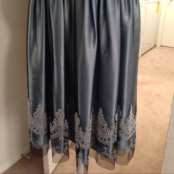 REDUCED PRICE: Gorgeous Satin and Tulle Dress - Picture 3 of 4