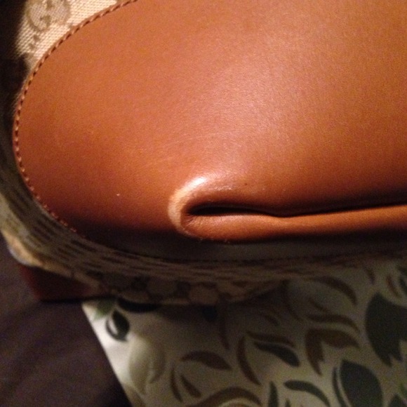 AUTHENTIC Gucci Travel Bag with Box and Dust Bag - Picture 3 of 4