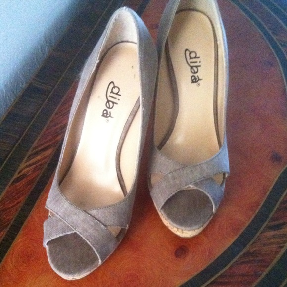 KHAKI CANVAS & CORK HEELS