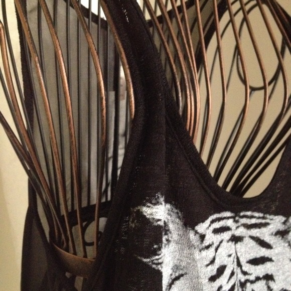 Tiger top! - Picture 2 of 3