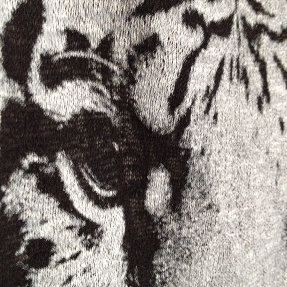 Tiger top! - Picture 3 of 3