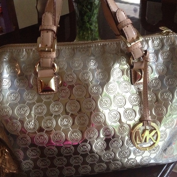 Traded🌟❤AUTHENTIC MICHAEL KORS JET SET HANDBAG🌟❤