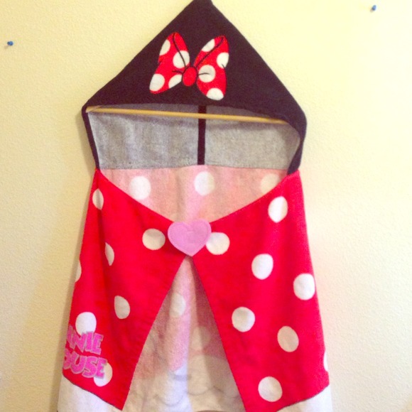 Disney Minnie Mouse Hooded Towel