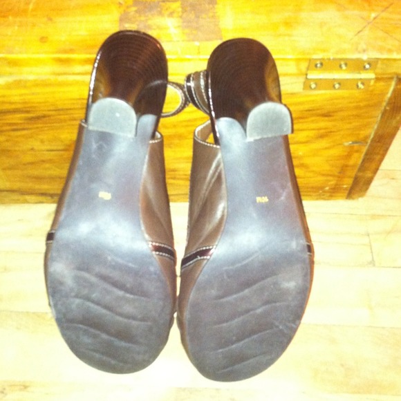 Heels - Picture 2 of 3