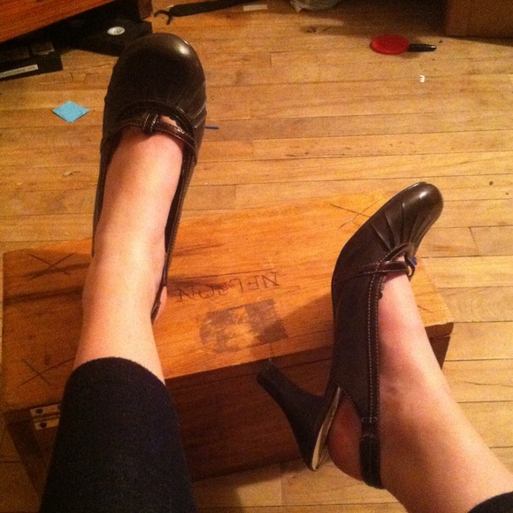 Heels - Picture 3 of 3