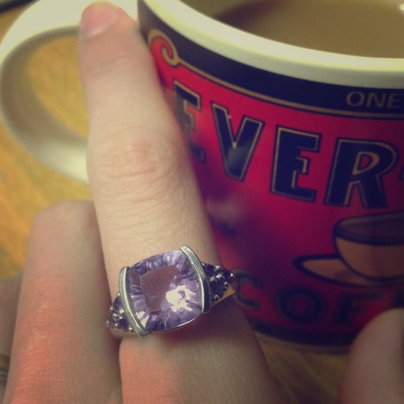 Purple quartz ring on sterling ring - Picture 2 of 5