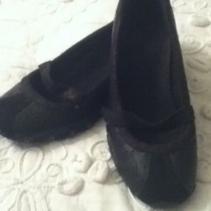 Sketchers Almost New Size 9